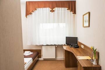 Фото номера Стандартный одноместный номер Отель Hotel Polski г. Мелец 4