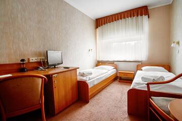 Фото номера Стандартный двухместный номер с 1 кроватью Отель Hotel Polski г. Мелец 4