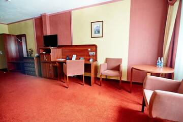 Фото номера Улучшенные апартаменты Отель Hotel Polski г. Мелец 3