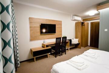 Фото номера Стандартный одноместный номер с балконом Отель Bulwary Hotel&amp;Biznes г. Мелец 5