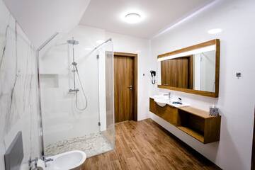 Фото номера Апартаменты с террасой Отель Bulwary Hotel&amp;Biznes г. Мелец 7