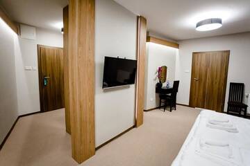 Фото номера Апартаменты с террасой Отель Bulwary Hotel&amp;Biznes г. Мелец 3