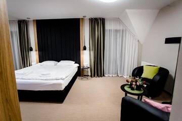 Фото номера Апартаменты с террасой Отель Bulwary Hotel&amp;Biznes г. Мелец 13